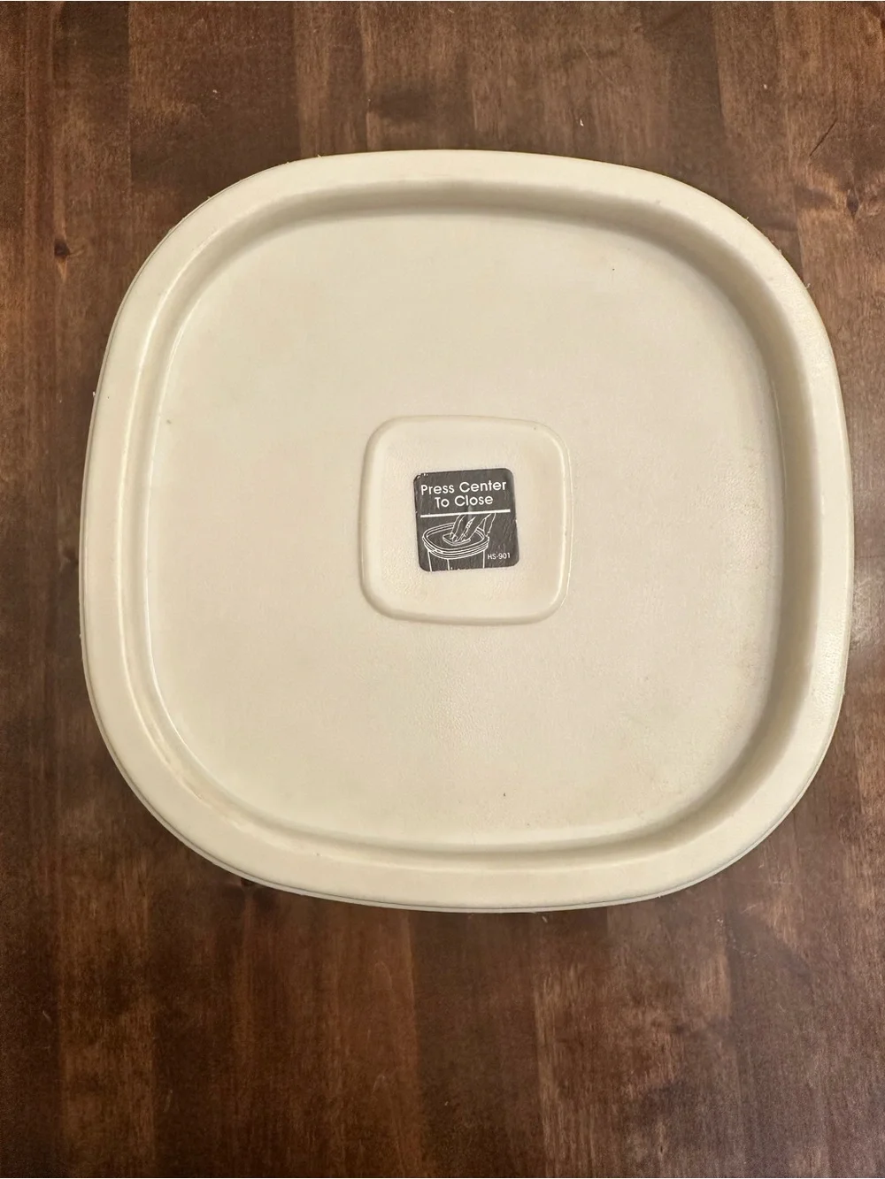 Rubbermaid questions leave